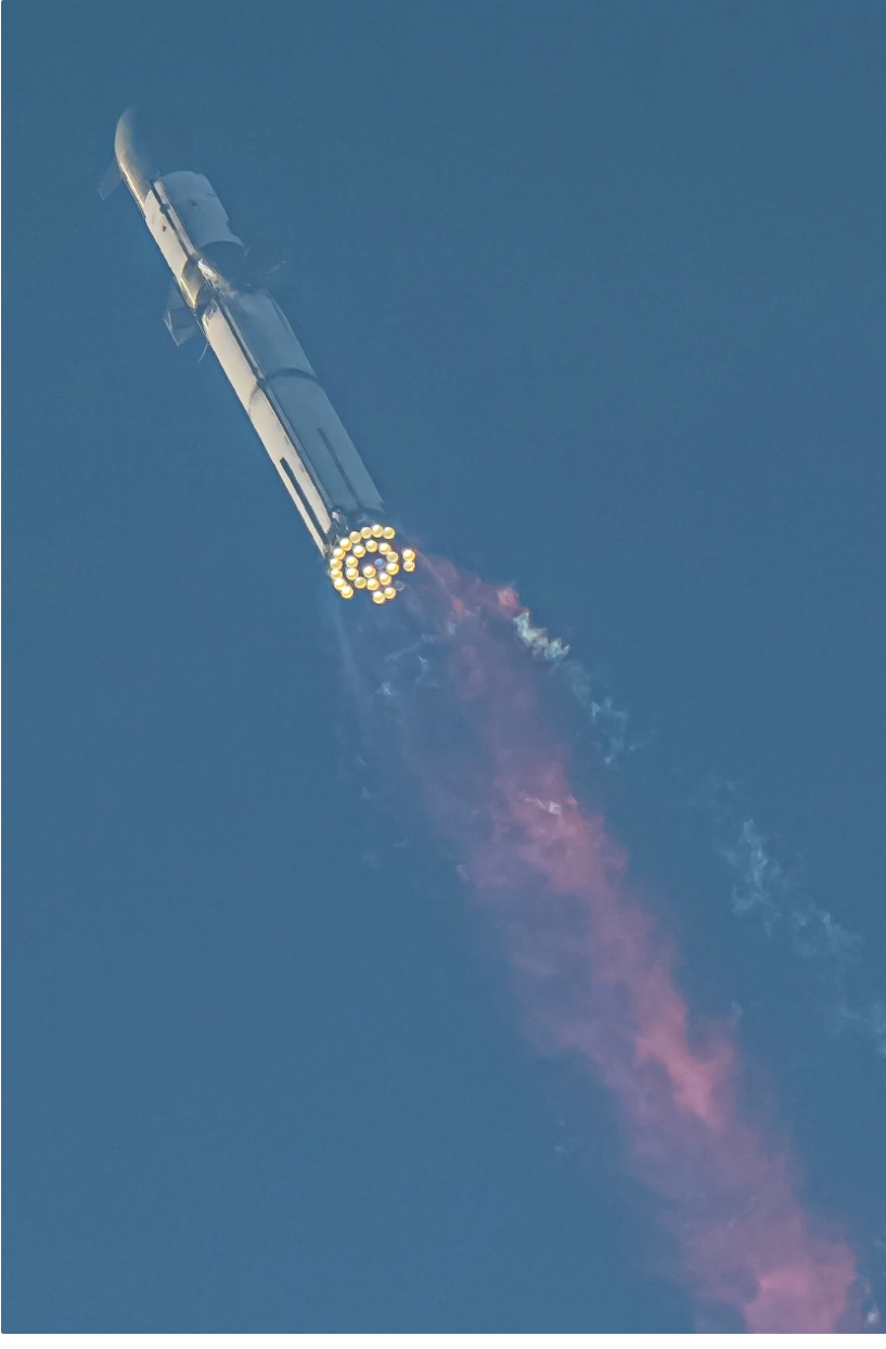 人类史上最强火箭 SpaceX 星舰因发动机熄火而爆炸解体，